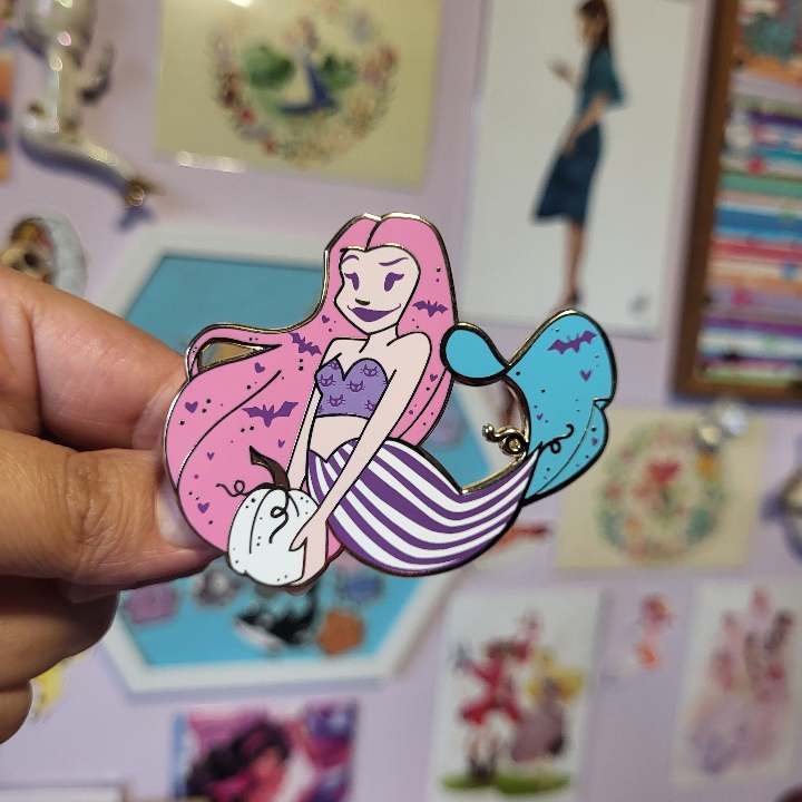 Spooky mermaid - Pin Stripe Pastel