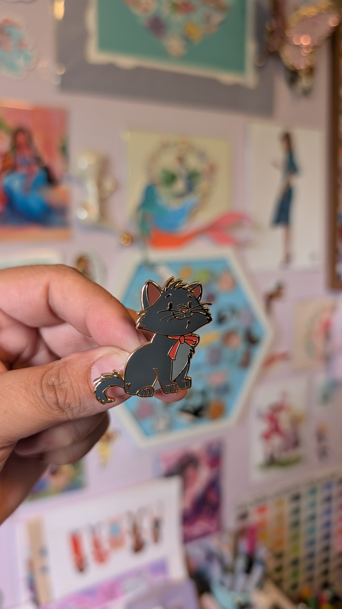 Kitten pin