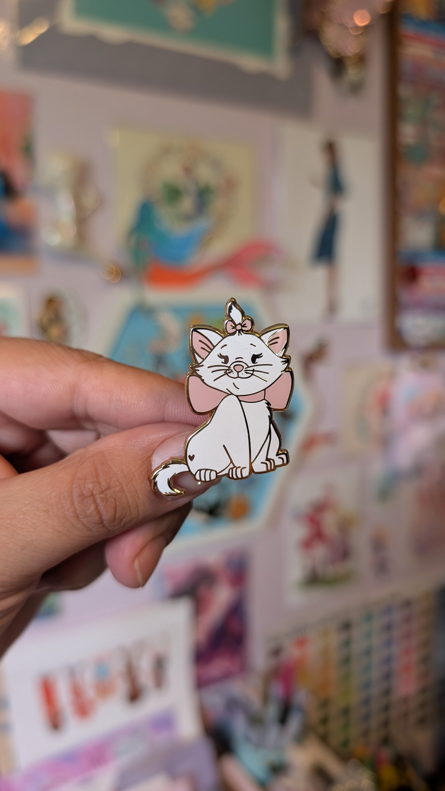 Kitten pin