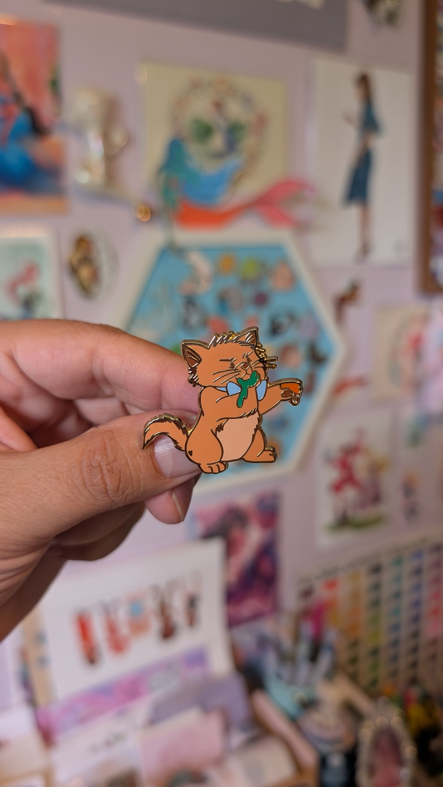 Kitten pin